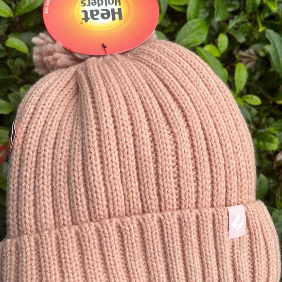 NWT Heat Holders Pink Thermal Hat w/ Heatwaver Insulation & Pom Pom One Size - Picture 9 of 9